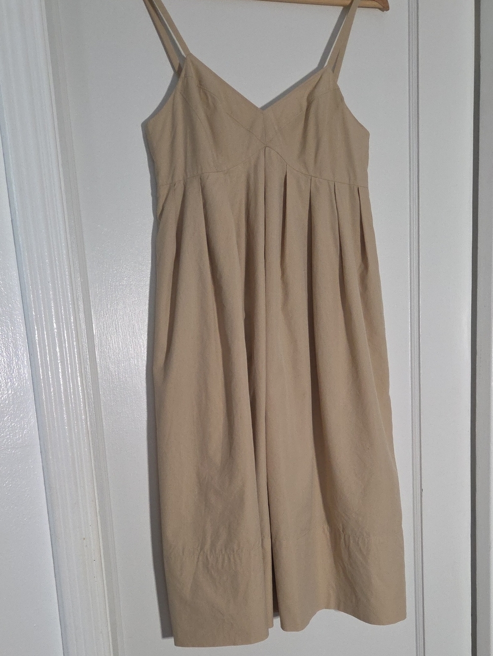 Adrienne Vittadini Neutral V-Neck Sleeveless Dress